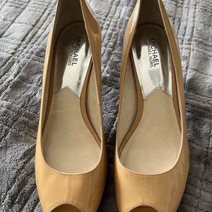 Michael Kors Size 10 Nude leather open toe 3” Heels.